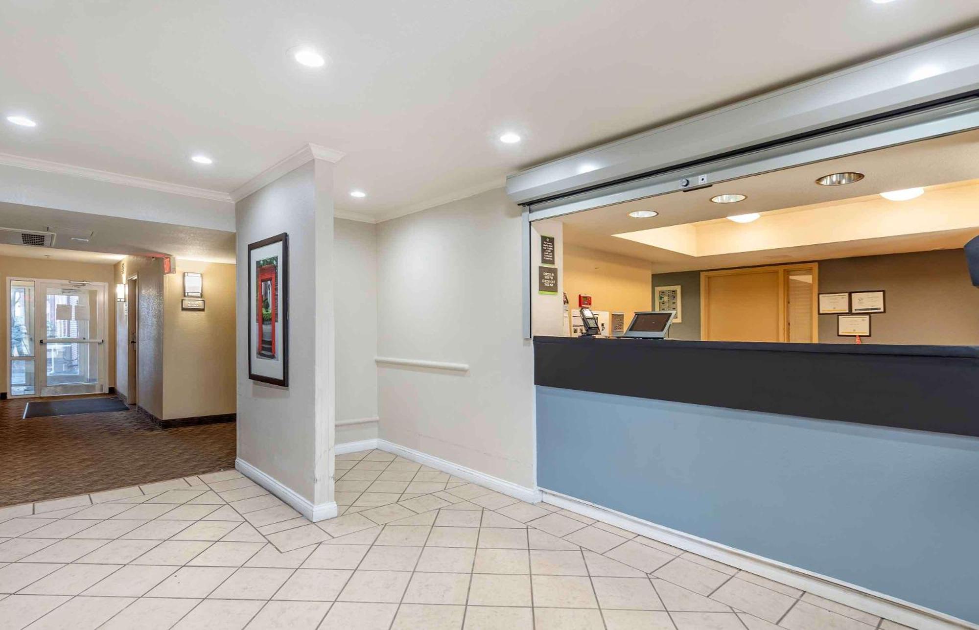 Extended Stay America Select Suites - Chicago - Westmont - Oak Brook מראה חיצוני תמונה
