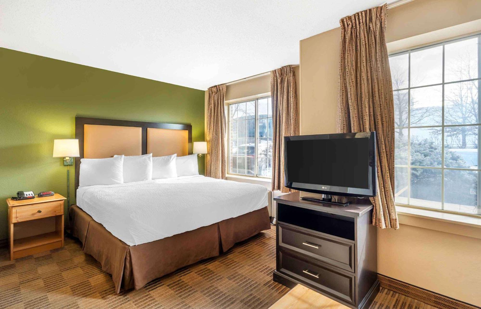 Extended Stay America Select Suites - Chicago - Westmont - Oak Brook מראה חיצוני תמונה