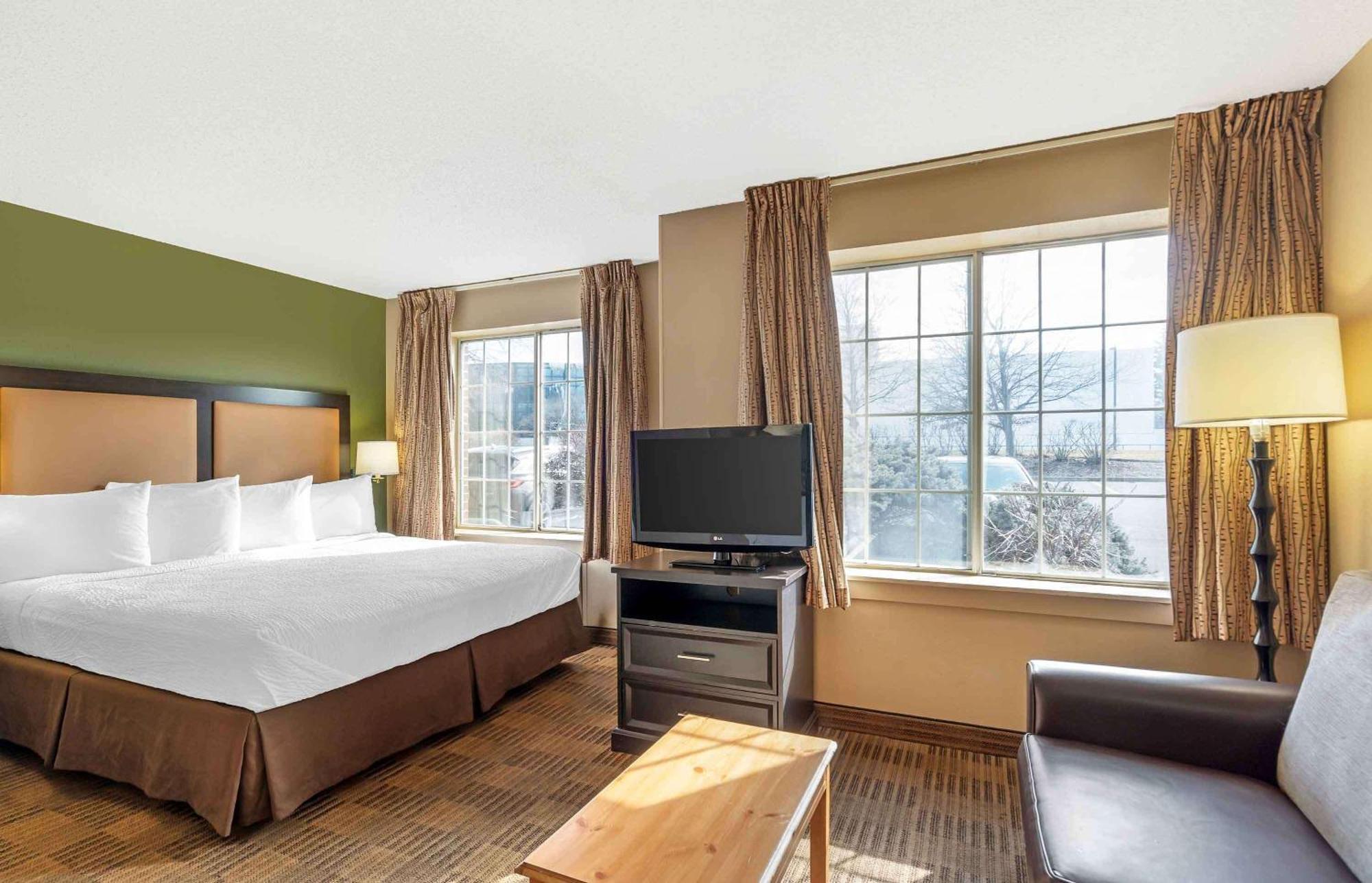 Extended Stay America Select Suites - Chicago - Westmont - Oak Brook מראה חיצוני תמונה