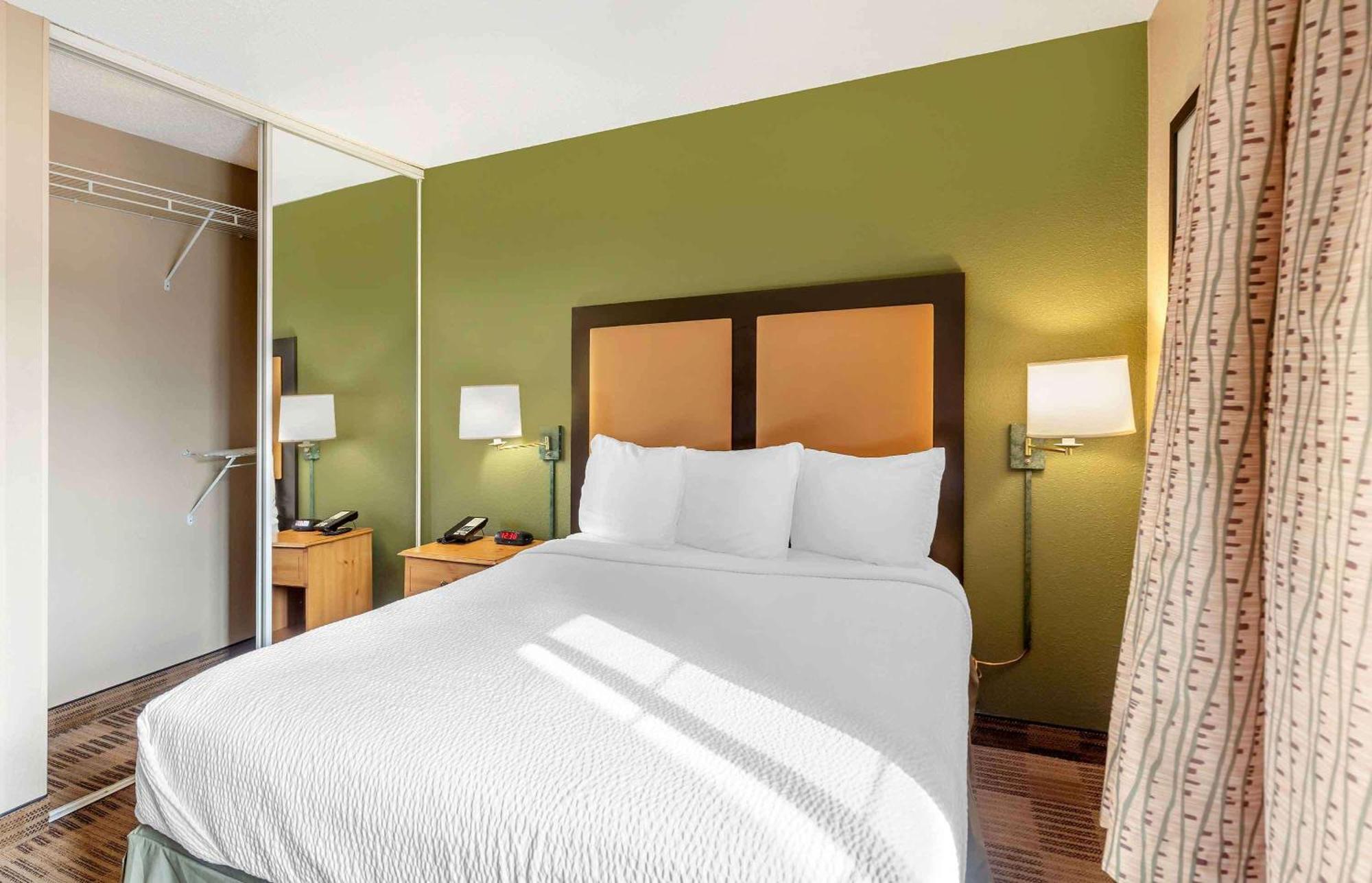 Extended Stay America Select Suites - Chicago - Westmont - Oak Brook מראה חיצוני תמונה