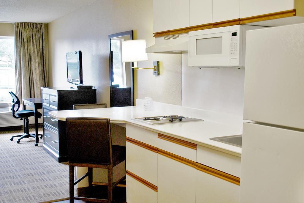 Extended Stay America Select Suites - Chicago - Westmont - Oak Brook מראה חיצוני תמונה